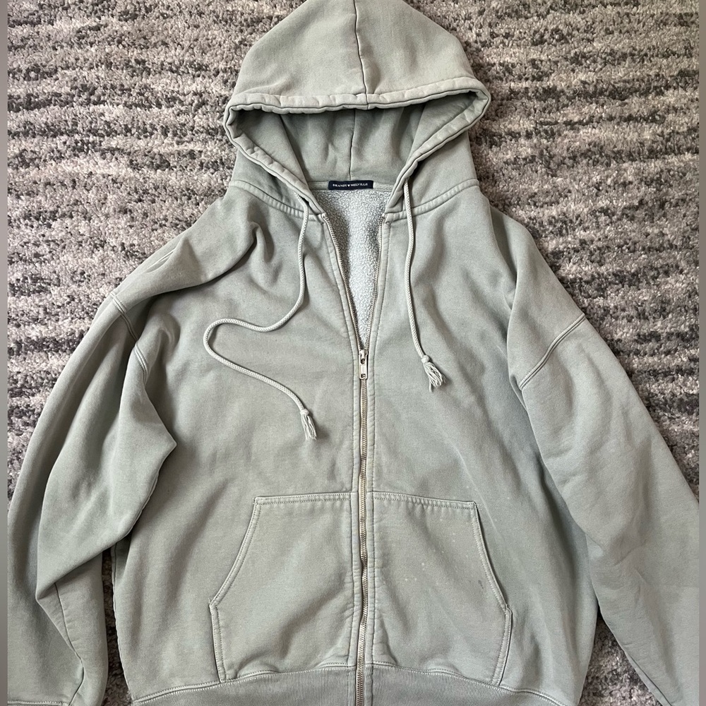 Brandy Melville Zip up sweater